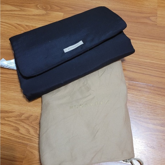 Burberry Gray Checkered Women's Bag - Picture 10 of 11